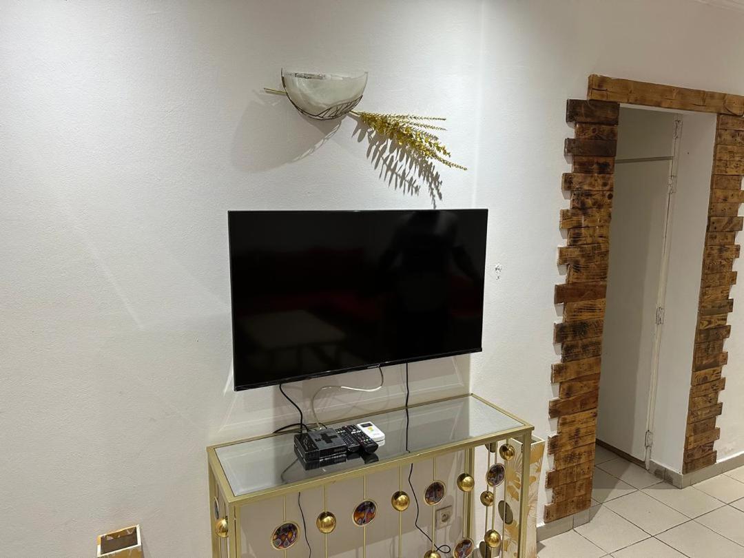 Iris Room Либревиль Экстерьер фото