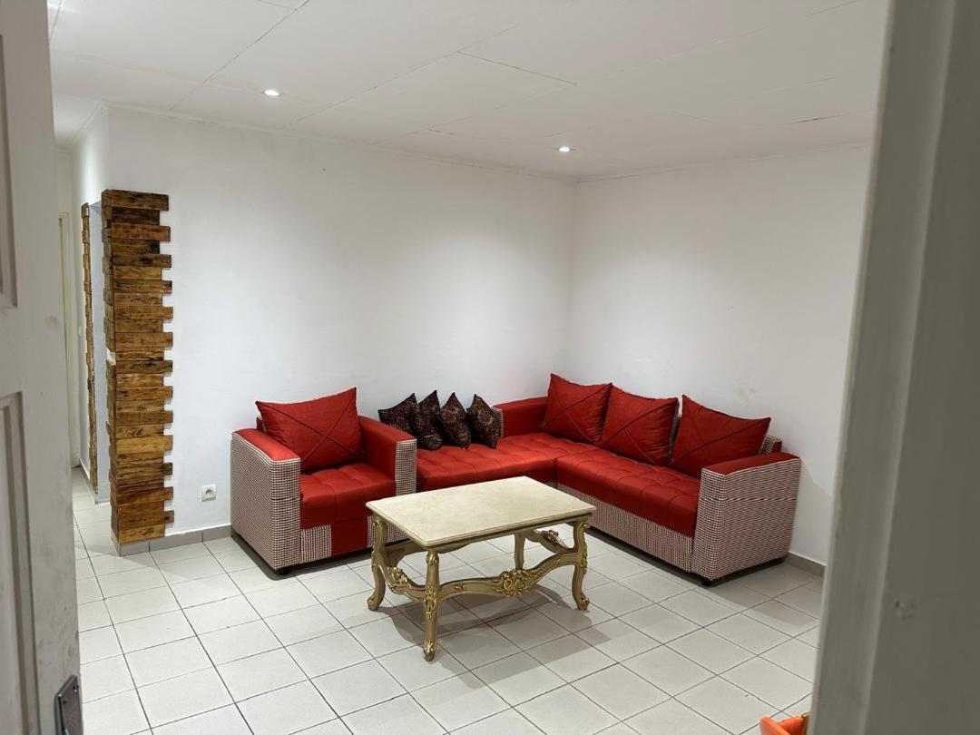 Iris Room Либревиль Экстерьер фото